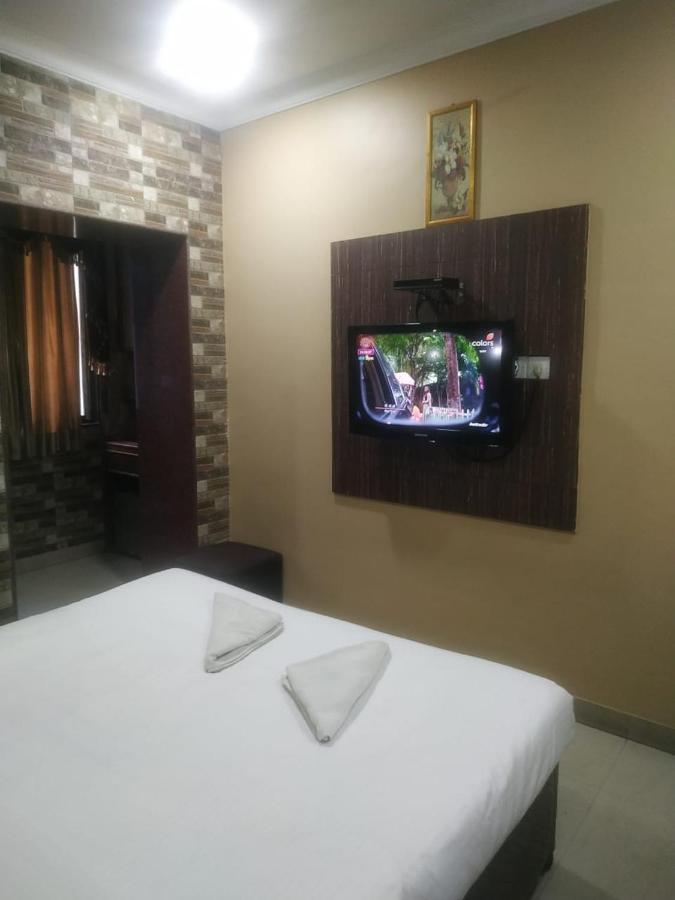 Hotel Diamond Suites Kalkuta Zewnętrze zdjęcie