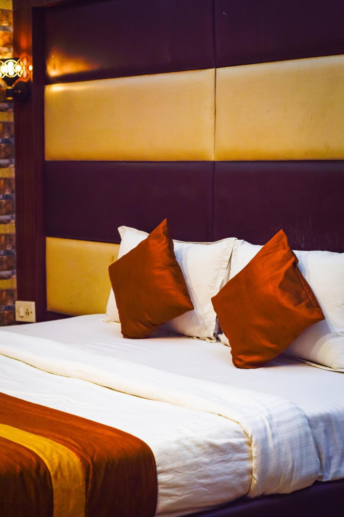 Hotel Diamond Suites Kalkuta Zewnętrze zdjęcie